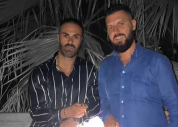 “Landi turp për shokun…”/ Rrjeti “mas*kron” Mirin pas kërcënimeve, reagon miku i tij Roland Hysi