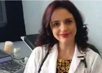 Flet mjekja kardiologe: Infarkti, Shenjat e para me të cilat shfaqet dhe si të mbroheni