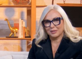 “Mbani jetën personale larg të tjerëve për 13 vite”/ Hëna e re te Peshqit, Chrysanthi Kalogeri bën parashikimin e horoskopit