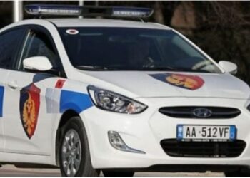 Zhduken dy motrat në Tiranë! Të miturat u nisën dje për në shkollë por nuk u kthyen më në shtëpi (Foto)