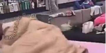 Tmerruese! Konkurrenti i reality show-t ne Serbi tenton të mb*së bashkëpjesmarrësen? (Video)