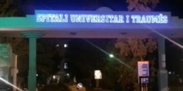 E rëndë/ Motra e goditi aksidentalisht, humb jetën 4-vjeçari në spitalin e Traumës