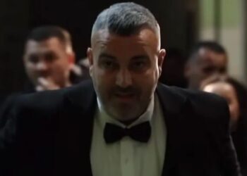 Dalin pamjet e para/ Momenti kur Rogerti i revoltuar krah njerzve te tij tenton te l… (VIDEO)