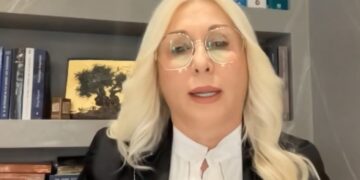 Hëna e re tek shenja e Dashit: Astrologia Crysanthi Kalogeri përcakton ditët më me “rrezik” të javës