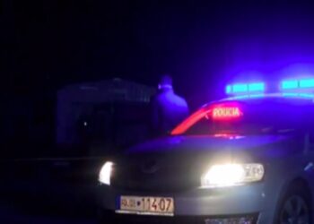 Aksident i RËNDË! Përplasen 3 makina, 11 persona të pl…