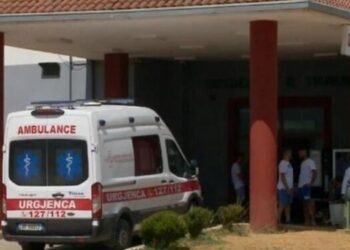 Ngjarja tronditëse në Tiranë, 17-vjeçari ndërron jetë pas plag…