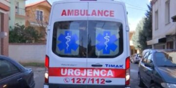 Ngjarje e rëndë në vend/ Makina përplas për vd*kje dy të mitur, një tjetër në gjendje të rëndë! Dyshohet se shoferi ishte i c…