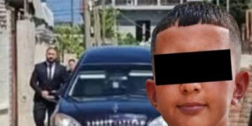 Futi në tokë djalin e saj, flet e ëma e Eneas ‘ Mu mbush shtëpia me gj*kun e djalit, ishte bërë copë e çikë, nuk e njoha…