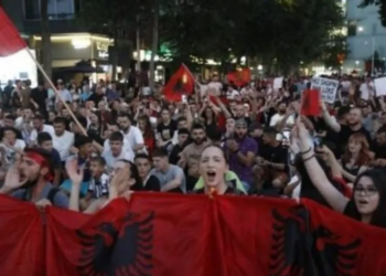 Zbulohet numri i protestuesve mbrëmjen e sotme në Tiranë
