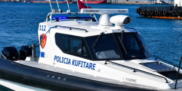 TRAGJEDI në Ksamil/ Skafi i Policisë Kufitare përplaset me mjetin lundrues turistik, humb jetën 20-vjeçari