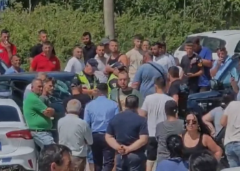 Aksident i frikshëm në vend! Dy mjete përplasen fuqishëm, 4 persona…(Detaje)