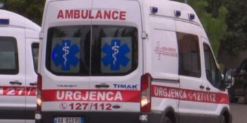 Tragjike/ Ra në kontakt me energjinë elektrike, ndërron jetë 45-vjeçari