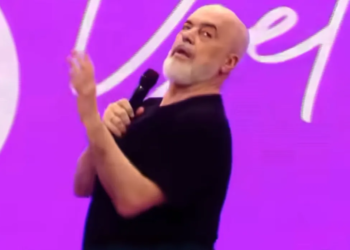 FOTO/ Zbulohet se cilën moderatore imitoi dhe talli kryeministri Rama