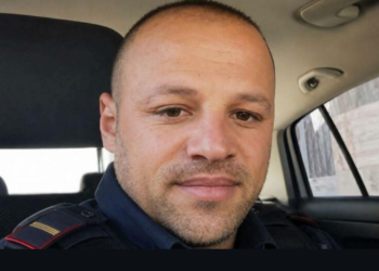 Njërin djalë polic e humbi nga leucemia, tjetrin sot nga pIumbat e kr*minelit Braçellari! DETAJE nga tr*gjedia në Lozhan: E ëma dhe i ati do të fusin në dhe edhe birin e dytë