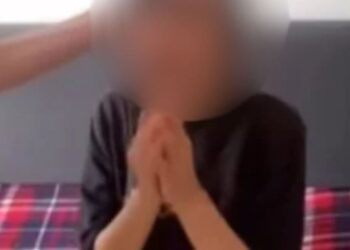 Dalin detaje tronditëse, pasi e dh*nuan adoleshentet detyruan 17 vjecaren të bëjë këtë VEPRIM!