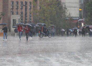 Rrebeshe shiu në këto zona dhe temperatura të larta, ja si parashikohet moti për ditët e ardhshme