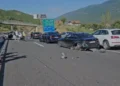 Aksident i rëndë, 6 makina përpIasen/ Shtatë të plagosur, mes tyre një grua shtatzënë dhe një fëmijë